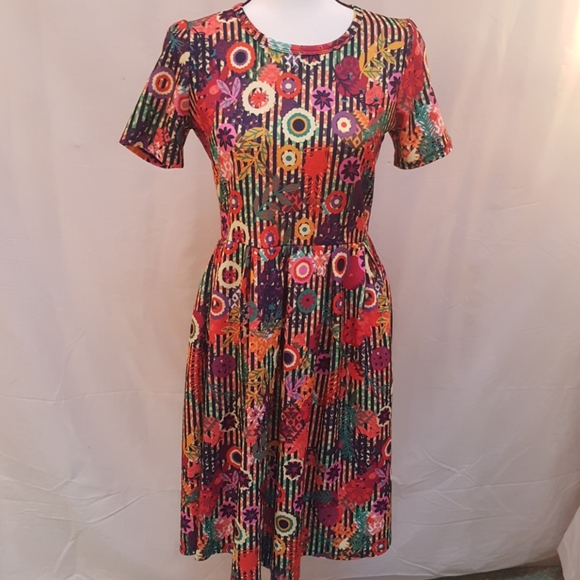 LuLaRoe Dresses & Skirts - LuLaRoe  Amelia dress sz LARGE multicolor print